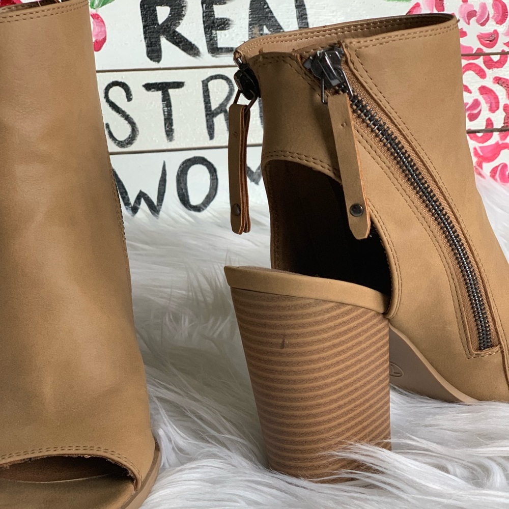 Tan Open Toe And Heel Booties - image 4